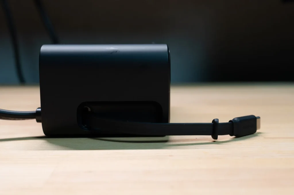 Anker Nano Charging Stationはケーブルを10cmは引き出さないといけない
