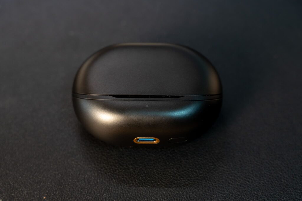 SOUNDPEATS Air5 Pro+表面の外観