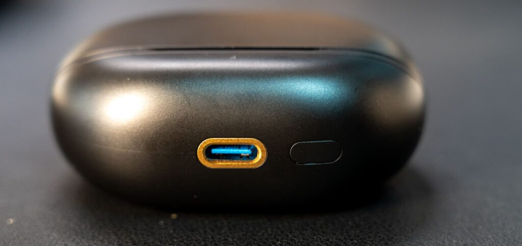 SOUNDPEATS Air5 Pro+底面の外観