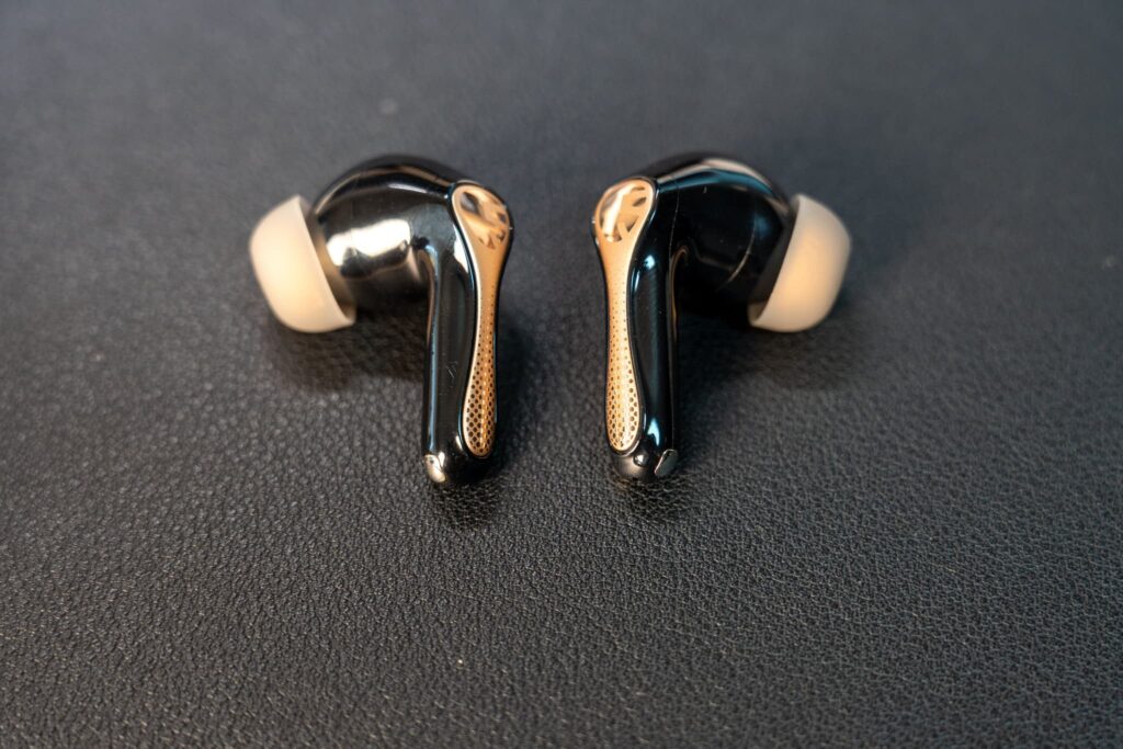 SOUNDPEATS Air5 Pro+本体の外観