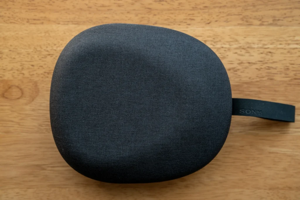 WH-1000XM6ケース外観