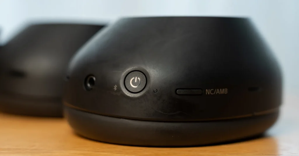 WH-1000XM6 L側インタフェース