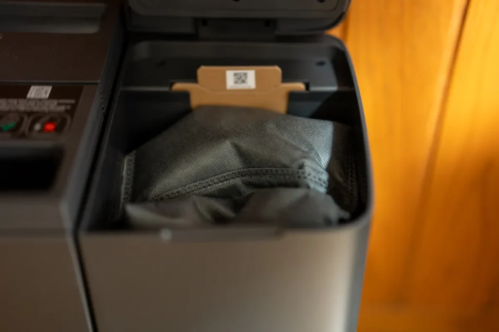 Eufy X10 Pro Omni ダストボックス