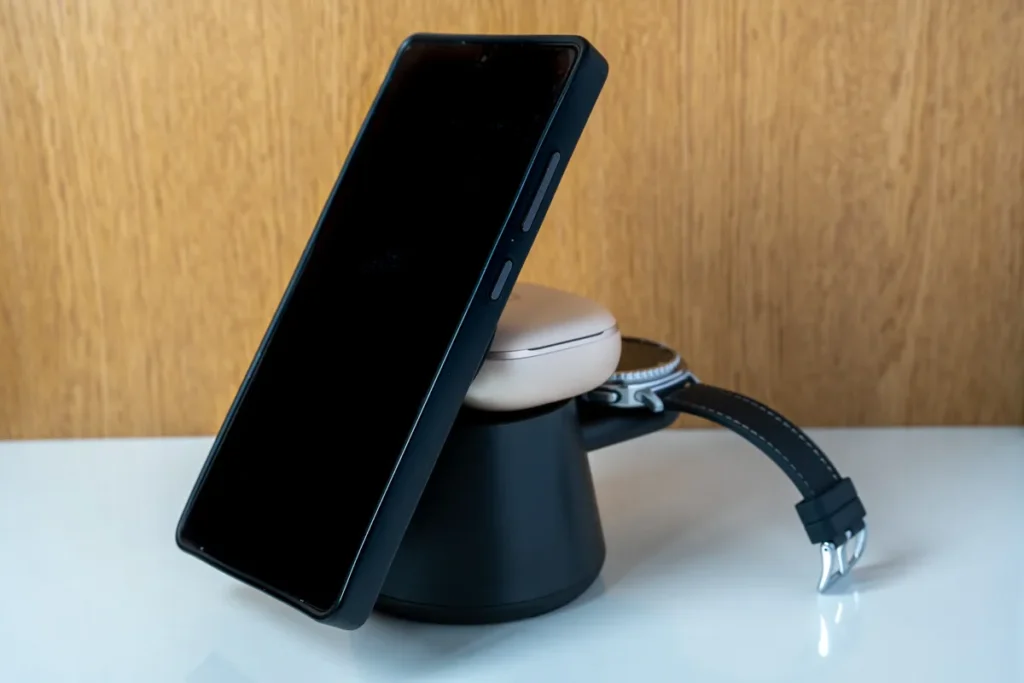 Belkin Modular Charging Dock with Qi2 25W 使用イメージ
