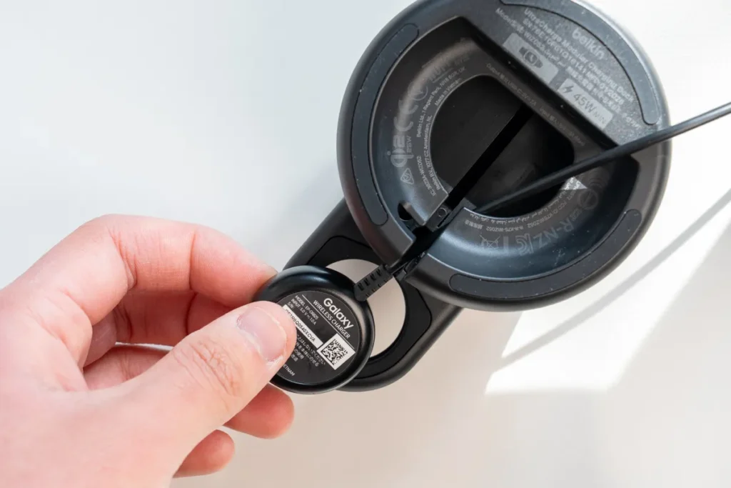 Belkin Modular Charging Dock スマートウォッチ充電器 取り付け方法