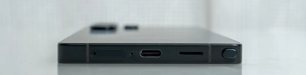 Galaxy S25 Ultra 下部