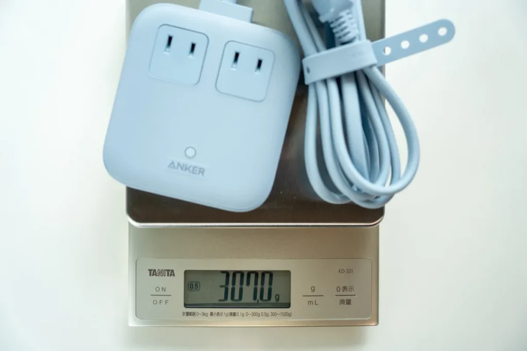 Anker Nano Charging Station  (6-in-1, 67W)の重さは307g