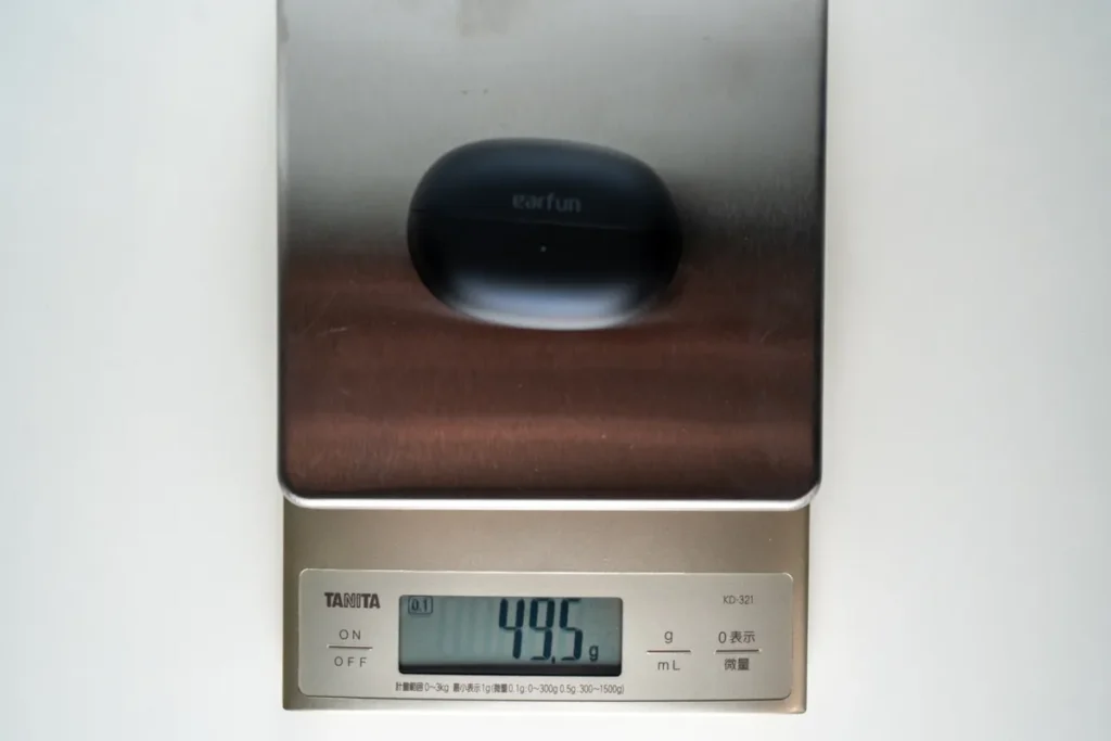 EarFun Clip 2のケース込みの重さは49.5g