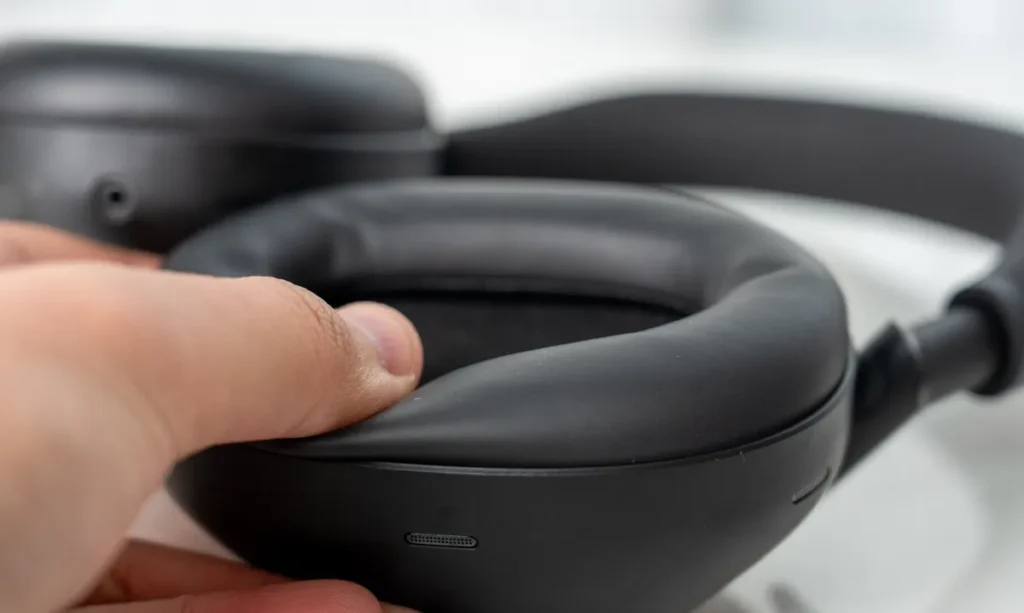 WH-1000XM6のクッションは固め