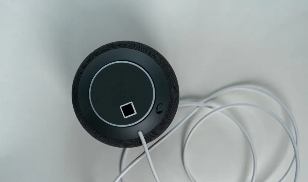 Google Home スピーカーの底面