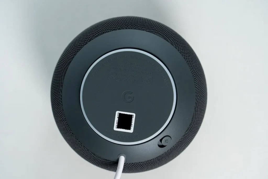 Google Home スピーカーの底面