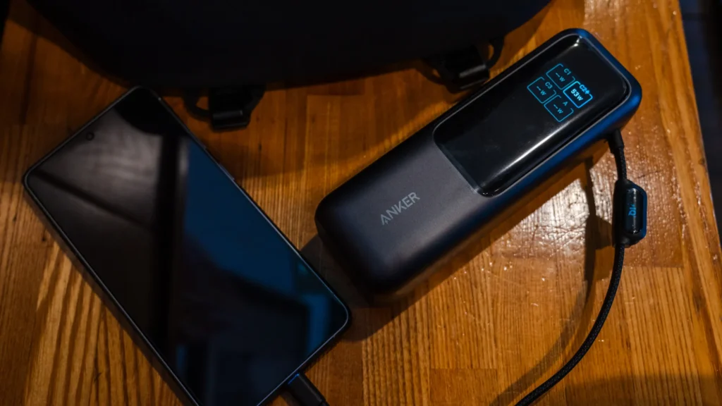 Anker Power Bank (25000mAh, Built-In & 巻取り式USB-Cケーブル)