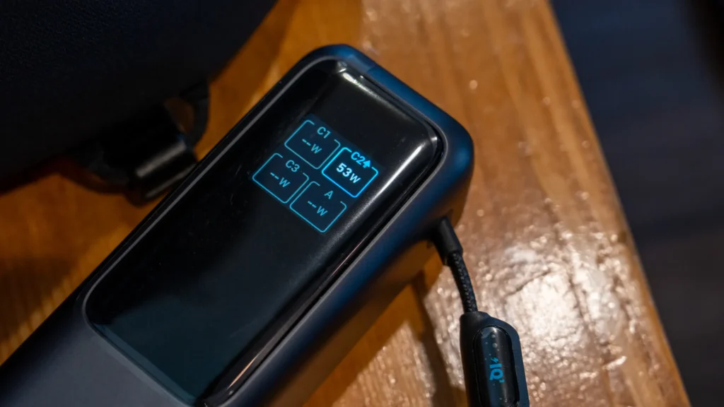 Anker Power Bank (25000mAh, Built-In & 巻取り式USB-Cケーブル)