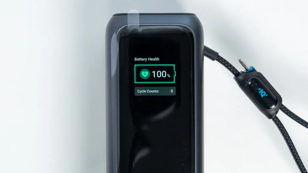 Anker Power Bank (25000mAh, Built-In & 巻取り式USB-Cケーブル)