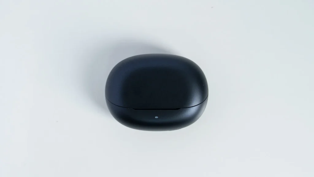 SOUNDPEATS Air6 Proのケース正面