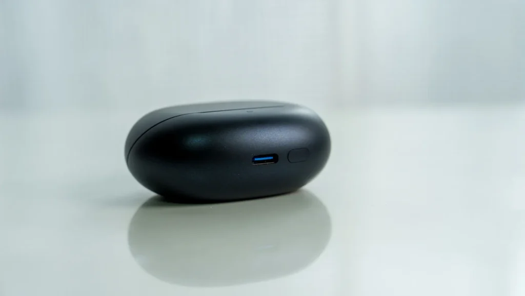SOUNDPEATS Air6 Proのケース底面