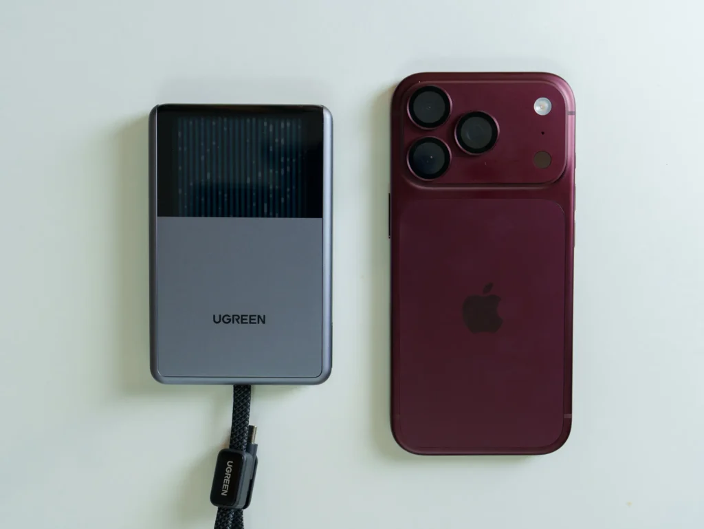 UGREEN MagFlow Pro 10000mAh マグネット式モバイルバッテリー 25WはiPhone 18 Proより一回り小さいサイズ