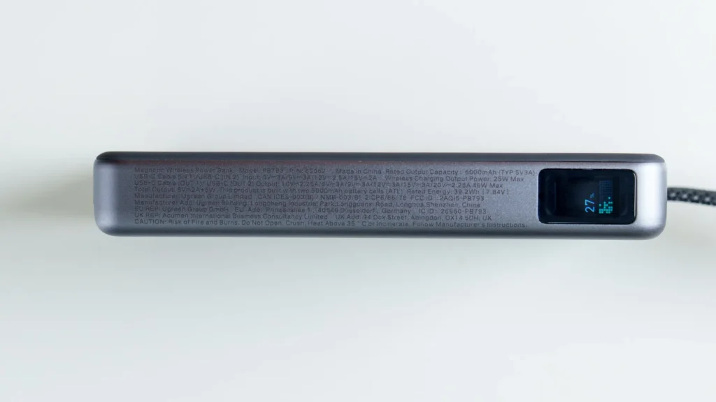UGREEN MagFlow Pro 10000mAh マグネット式モバイルバッテリー 25Wの右側面