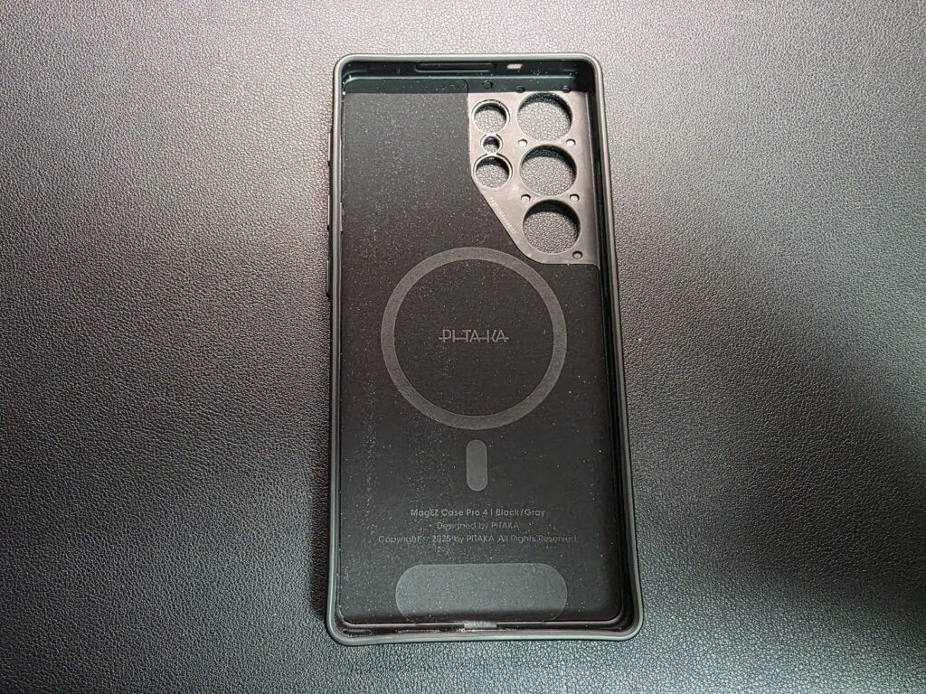 PITAKA ケースの内側