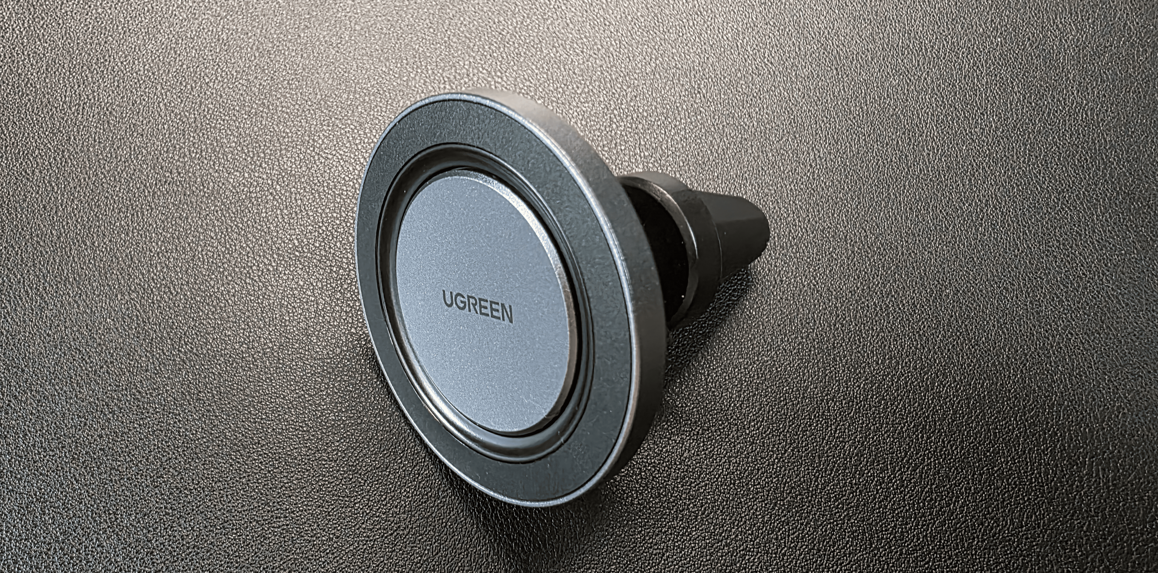 UGREEN車載ホルダーの外観